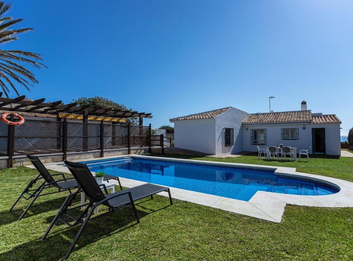 Charming Villa On The Seafront Marbella Eksteriør billede