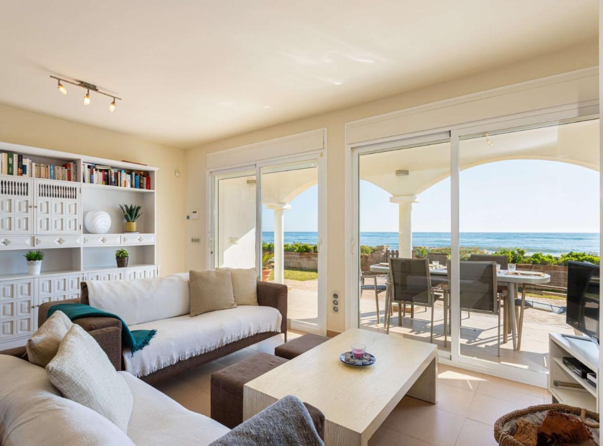 Charming Villa On The Seafront Marbella Eksteriør billede