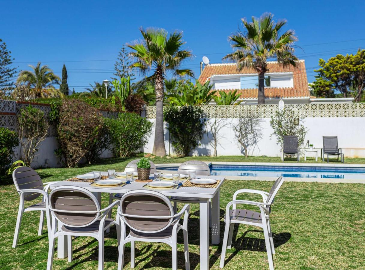 Charming Villa On The Seafront Marbella Eksteriør billede