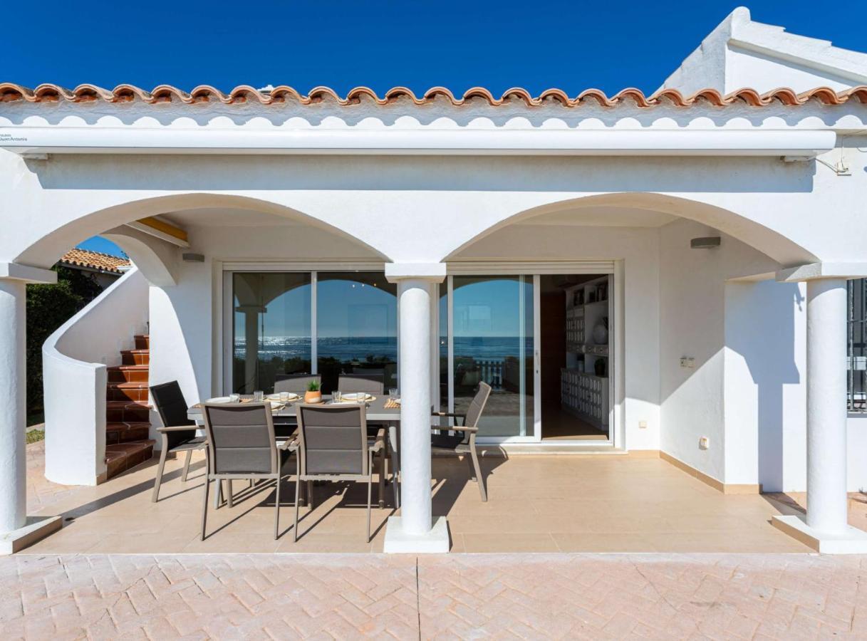 Charming Villa On The Seafront Marbella Eksteriør billede